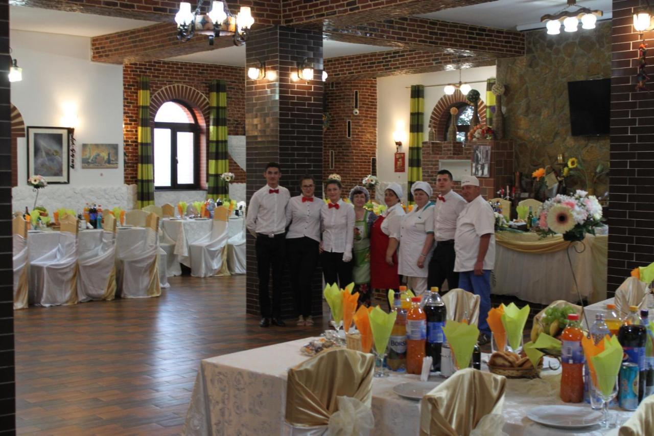 Hotel Royal Castle Pascani Exterior foto